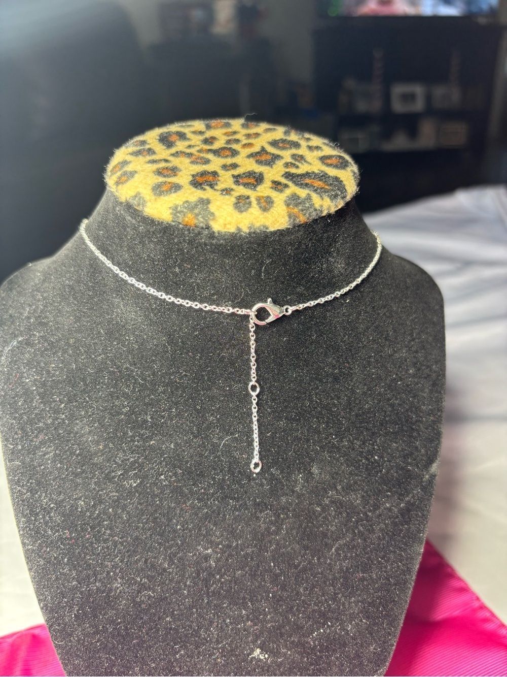 New Silver Shark Pendant Necklace - Picture 6 of 6